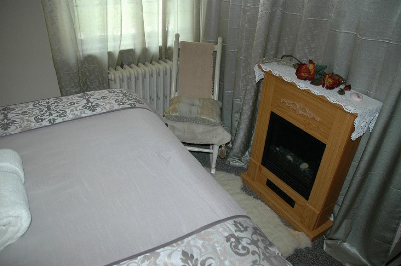 Sommerville Court Motel Bed&Breakfast Lucknow Eksteriør bilde